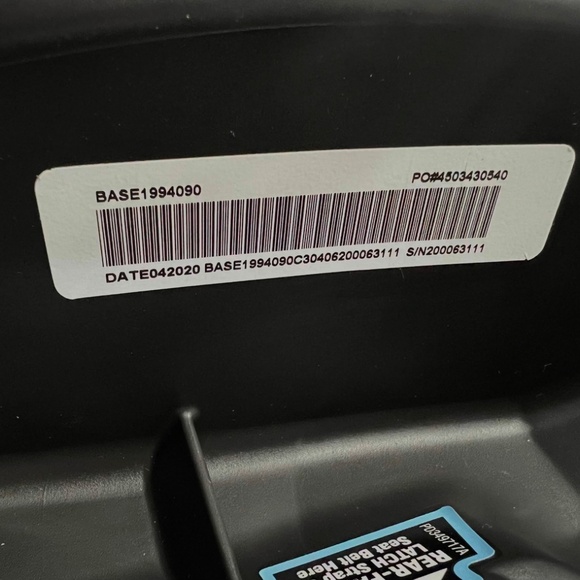 NEW - NWT Graco BASE ONLY - Graco SnugRide SnugLock Infant Car Seat Base. - Picture 12 of 12